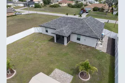 402 NW 18th Ter, Cape Coral, FL 33993 - Photo 10