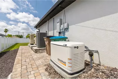 402 NW 18th Ter, Cape Coral, FL 33993 - Photo 2
