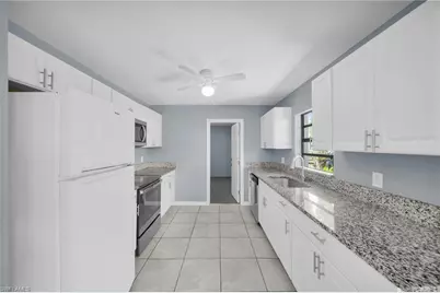 2085 E Tobago Cir, Fort Myers, FL 33905 - Photo 10