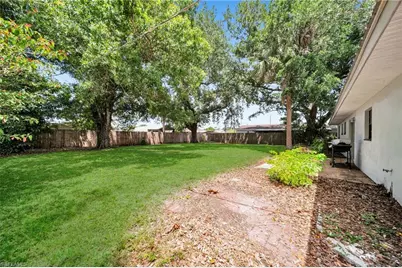 2085 E Tobago Cir, Fort Myers, FL 33905 - Photo 26