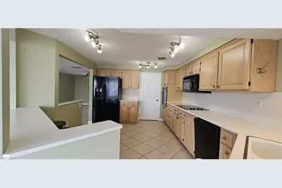 1802 Lakeview Blvd, North Fort Myers, FL 33903 - Photo 10