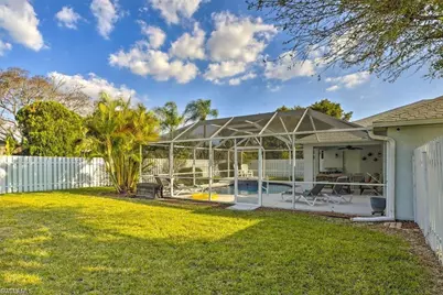 3223 SE Santa Barbara Pl, Cape Coral, FL 33904 - Photo 24