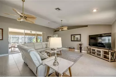 2301 SW 28th Ln, Cape Coral, FL 33914 - Photo 20