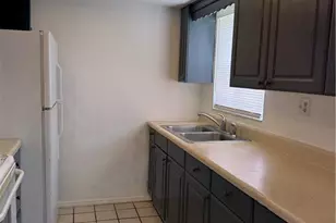 13208 Fourth St, Fort Myers, FL 33905 - Photo 4