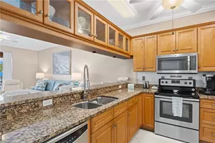 4566 SE 5th Pl, Cape Coral, FL 33904 - Photo 16