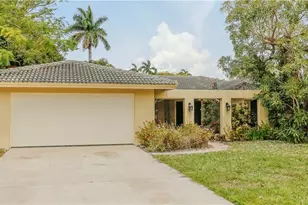 5654 Eichen Cir W, Fort Myers, FL 33919 - Photo 1