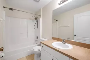 2010 NE 13th Pl, Cape Coral, FL 33909 - Photo 16