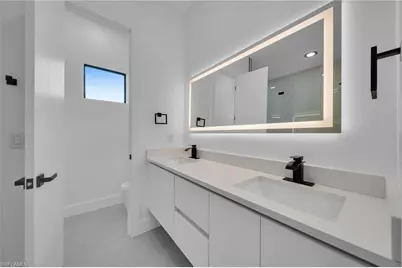 818 NE 10th St, Cape Coral, FL 33909 - Photo 32