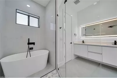 818 NE 10th St, Cape Coral, FL 33909 - Photo 34
