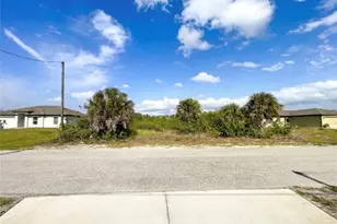 837 Youngreen Dr, Fort Myers, FL 33913 - Photo 1