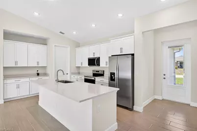 122 SW 21st Ter, Cape Coral, FL 33991 - Photo 32