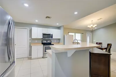 26 NE 8th Ter, Cape Coral, FL 33909 - Photo 10