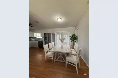 900 NE 18th Ter, Cape Coral, FL 33909 - Photo 4