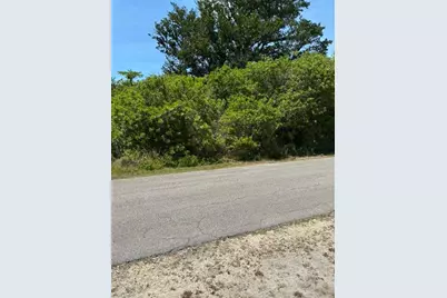 579 Glendale Ave, Lehigh Acres, FL 33936 - Photo 4