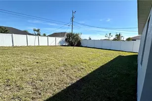 1105 NE 6th Pl, Cape Coral, FL 33909 - Photo 30
