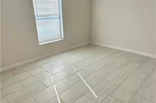 1105 NE 6th Pl, Cape Coral, FL 33909 - Photo 12