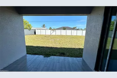 1105 NE 6th Pl, Cape Coral, FL 33909 - Photo 28
