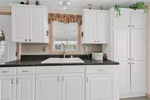 29180 Crawford Ave, Punta Gorda, FL 33982 - Photo 10