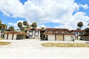 1723 Golf Club Dr, North Fort Myers, FL 33903 - Photo 2