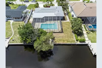 1453 Venetian Ct, Cape Coral, FL 33904 - Photo 4