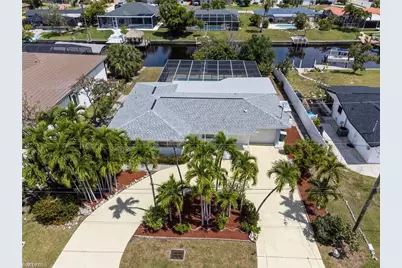1453 Venetian Ct, Cape Coral, FL 33904 - Photo 2