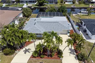 1453 Venetian Ct, Cape Coral, FL 33904 - Photo 2