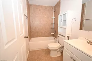 613 SE 14th St, Cape Coral, FL 33990 - Photo 8