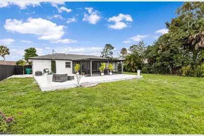3950 Mohawk Pl, Naples, FL 34112 - Photo 24