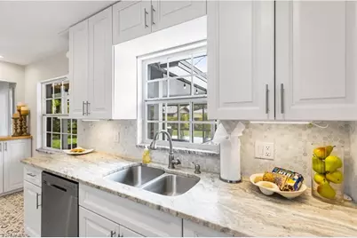 3950 Mohawk Pl, Naples, FL 34112 - Photo 10