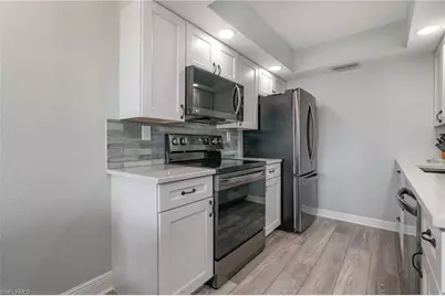 898 Buttonwood Dr #105, Fort Myers Beach, FL 33931 - Photo 12
