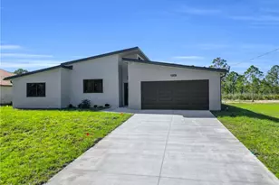 1009 State Ave, Lehigh Acres, FL 33972 - Photo 2