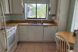1707 Bent Tree Cir, Fort Myers, FL 33907 - Photo 4