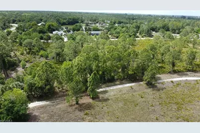 27270 Del Rio Dr, Punta Gorda, FL 33955 - Photo 2