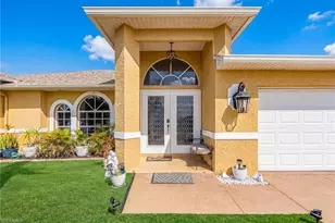 2216 NE 7th Pl, Cape Coral, FL 33909 - Photo 2