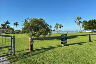 2431 N Westwood Dr, North Fort Myers, FL 33917 - Photo 38