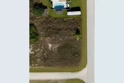 881 Christy St E, Lehigh Acres, FL 33974 - Photo 2