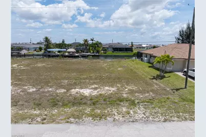 1637 NW 39th Ave, Cape Coral, FL 33993 - Photo 4