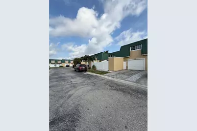 4797 Albacore Ln, Fort Myers, FL 33919 - Photo 2