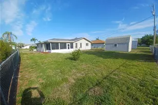 3305 SW 7th Pl, Cape Coral, FL 33914 - Photo 2
