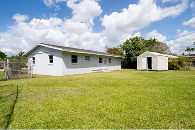 4631 New Haven Dr, Fort Myers, FL 33908 - Photo 4