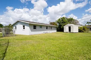 4631 New Haven Dr, Fort Myers, FL 33908 - Photo 4