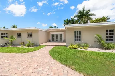 991 Aqua Ln, Fort Myers, FL 33919 - Photo 2