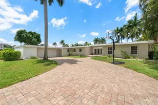 991 Aqua Ln, Fort Myers, FL 33919 - Photo 1
