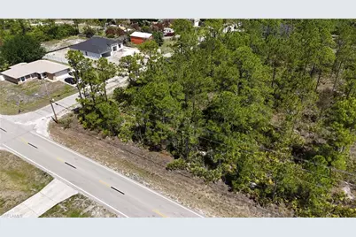 1406 W 10th St, Lehigh Acres, FL 33972 - Photo 4