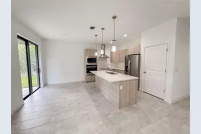 5028 W Tradewinds Cir, Labelle, FL 33935 - Photo 4