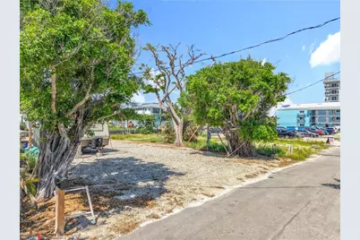 1339 Santos Rd, Fort Myers Beach, FL 33931 - Photo 18