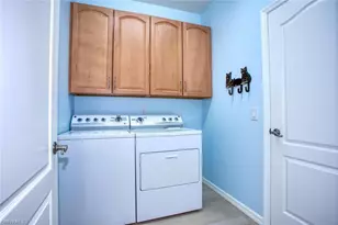 2474 Blackburn Cir, Cape Coral, FL 33991 - Photo 18