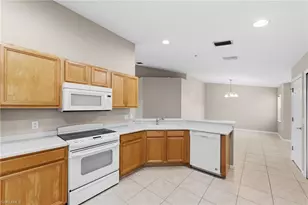 10344 Whispering Palms Dr, Fort Myers, FL 33913 - Photo 10