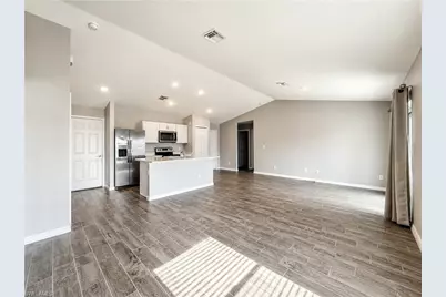 2728 NE 5th Pl, Cape Coral, FL 33909 - Photo 6