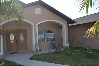622 SE 10th Ave, Cape Coral, FL 33990 - Photo 2